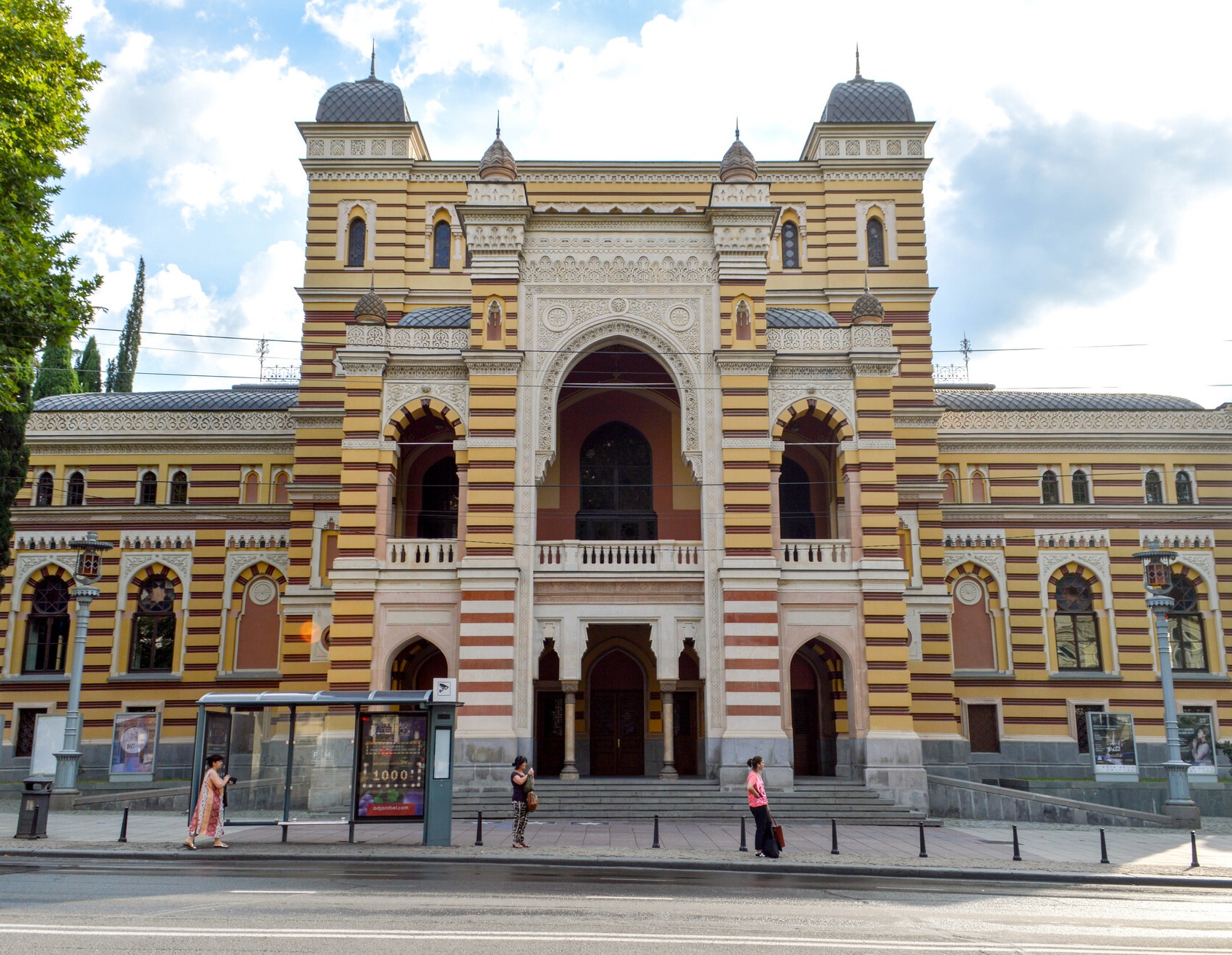 Театр оперы и балета (Opera and Ballet Theater of Tbilisi)