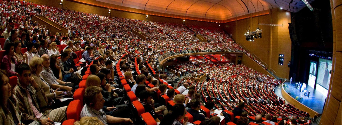 Что случилось с крокус сити холл 2024. Крокус конференция. Крокус Сити Холл. Самая большая аудитория в мире. Конференция в Москве.