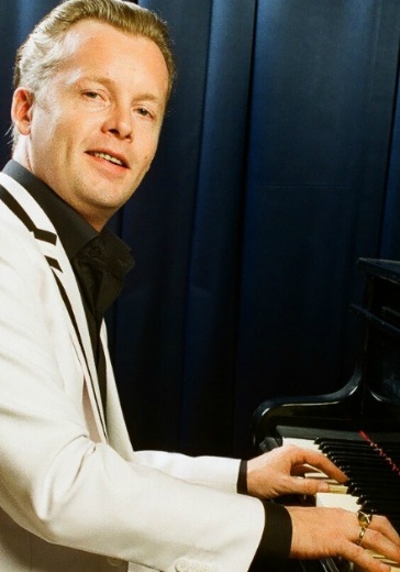 Денис Мажуков (фортепиано) и его бэнд logo