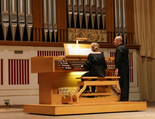 Органная музыка Баха. Л. Голуб (орган)