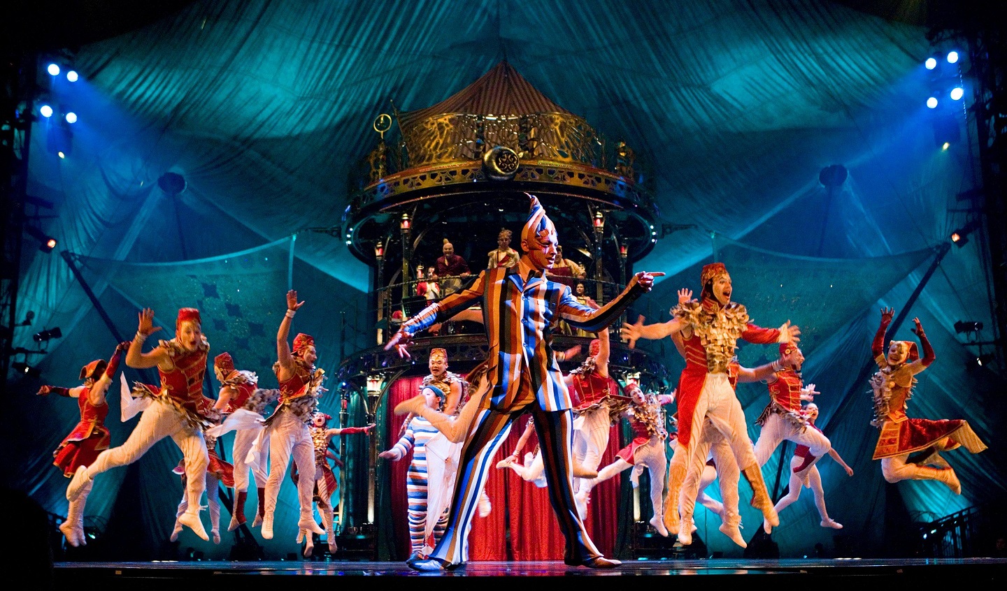 Артистам Cirque du Soleil не разрешили шествие в Петербурге