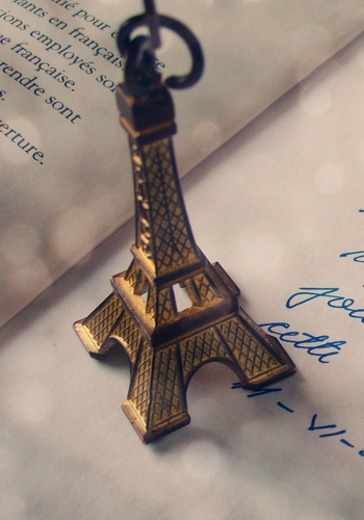 Письмо в Париж одной сеньорите logo
