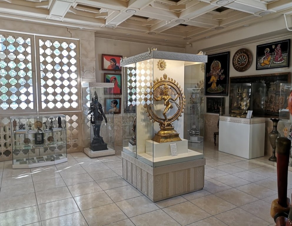 Культурно-выставочный центр "Радуга"