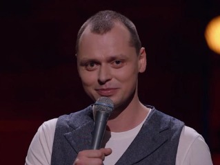 Виктор Комаров