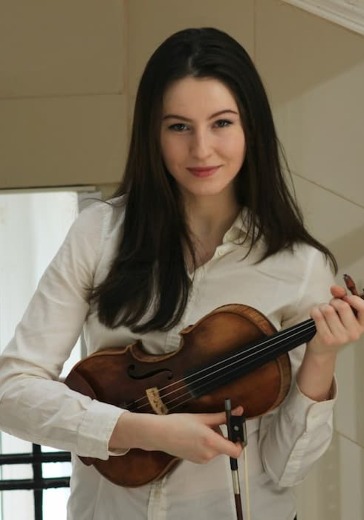 Мария Окунева (скрипка) logo